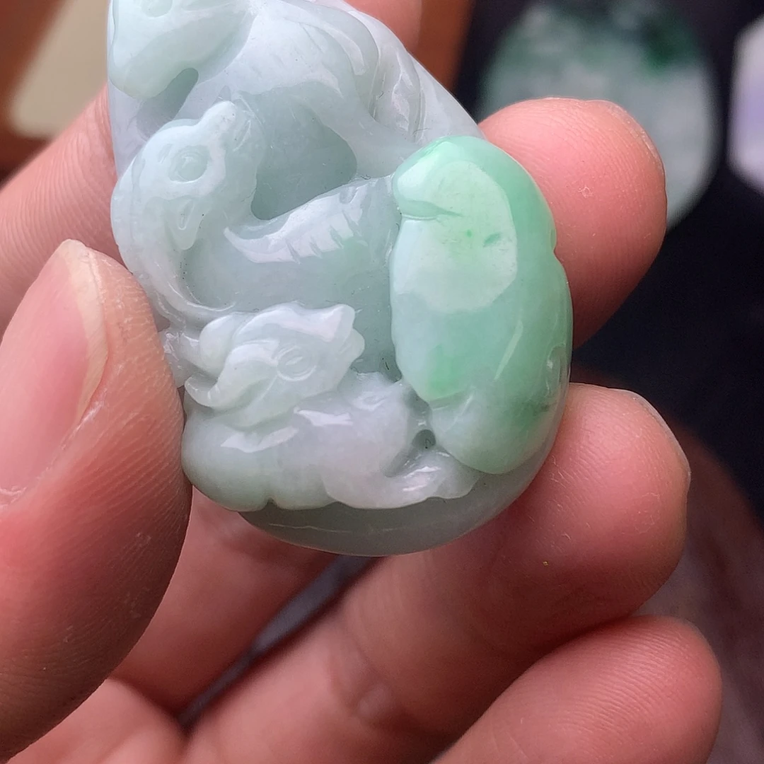 翡翠未镶嵌颈饰翡翠首饰和翡翠珠宝