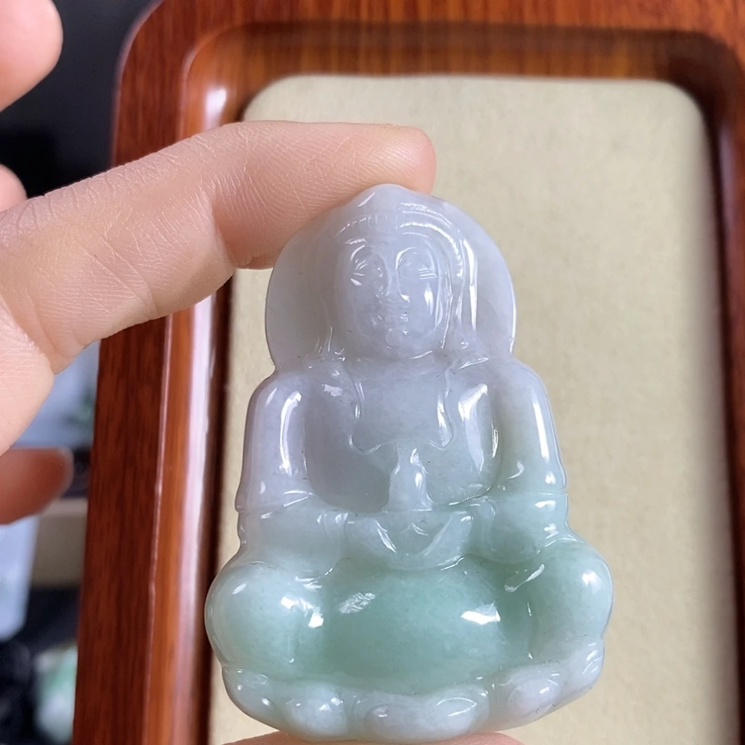 翡翠未镶嵌颈饰微瑕