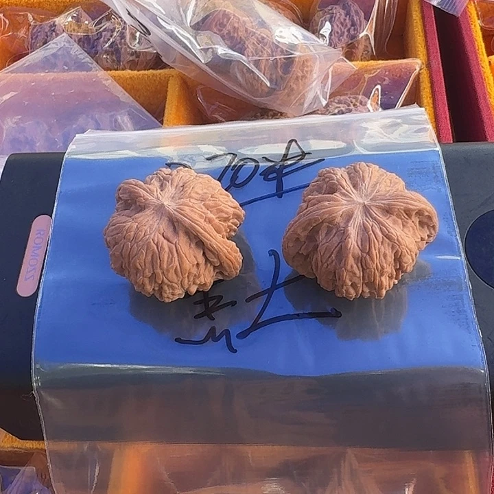 黑****文玩核桃吊坠啦啦啦啦啦