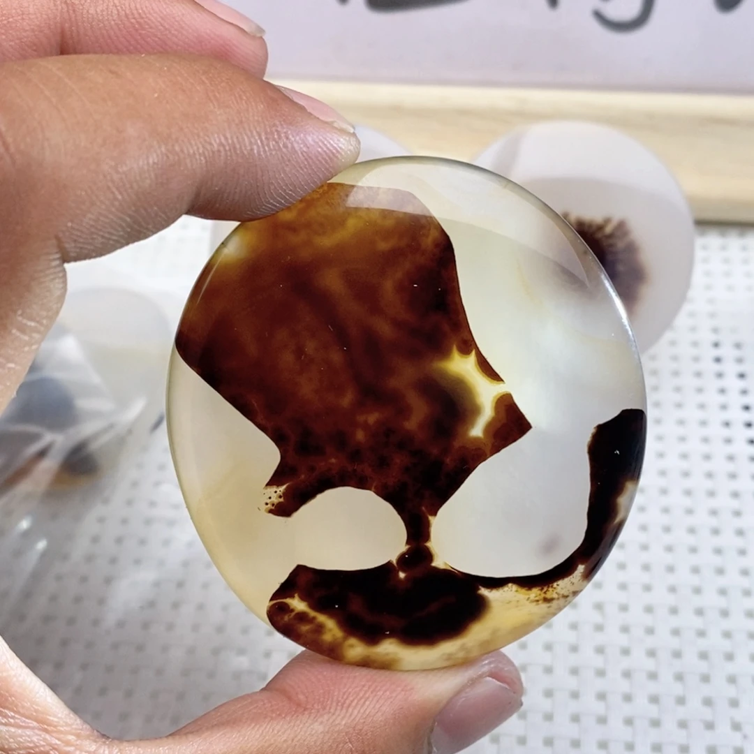 玛瑙/玉髓颈饰未镶嵌家**事