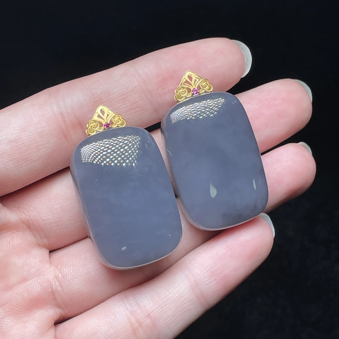 【玉氏珠宝】18k金和田玉烟紫无事牌-32*21*10多样性发一 CAN060877