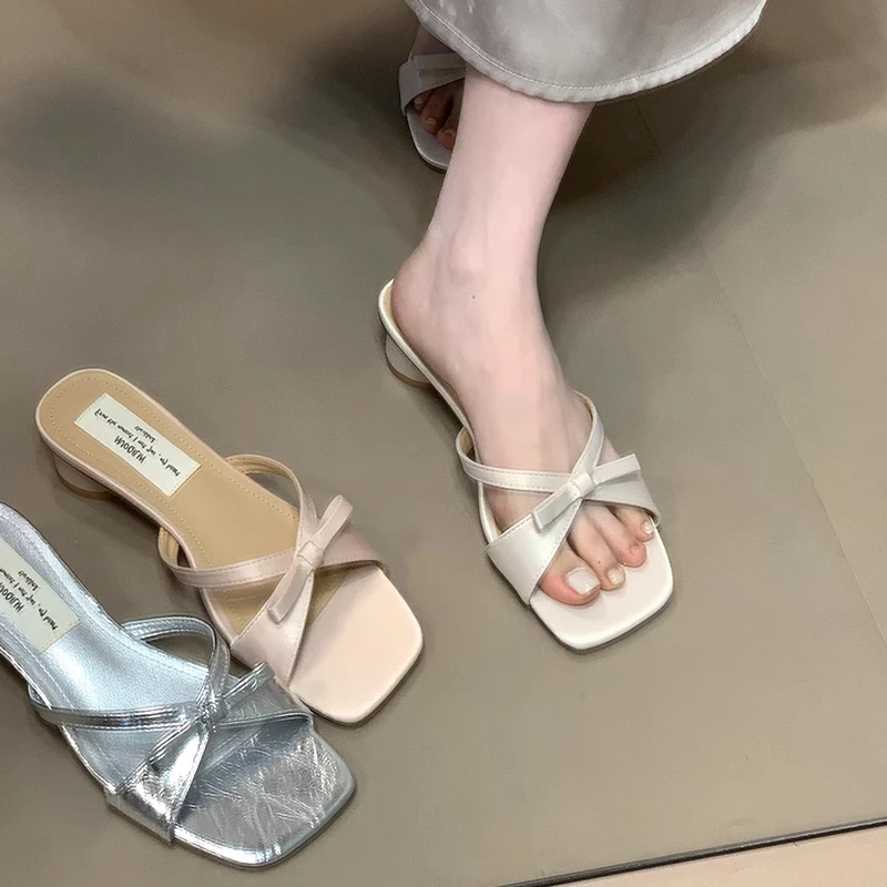 品牌粗跟凉拖鞋女夏外穿2025新款仙女气质晚晚配裙子高跟细带凉鞋