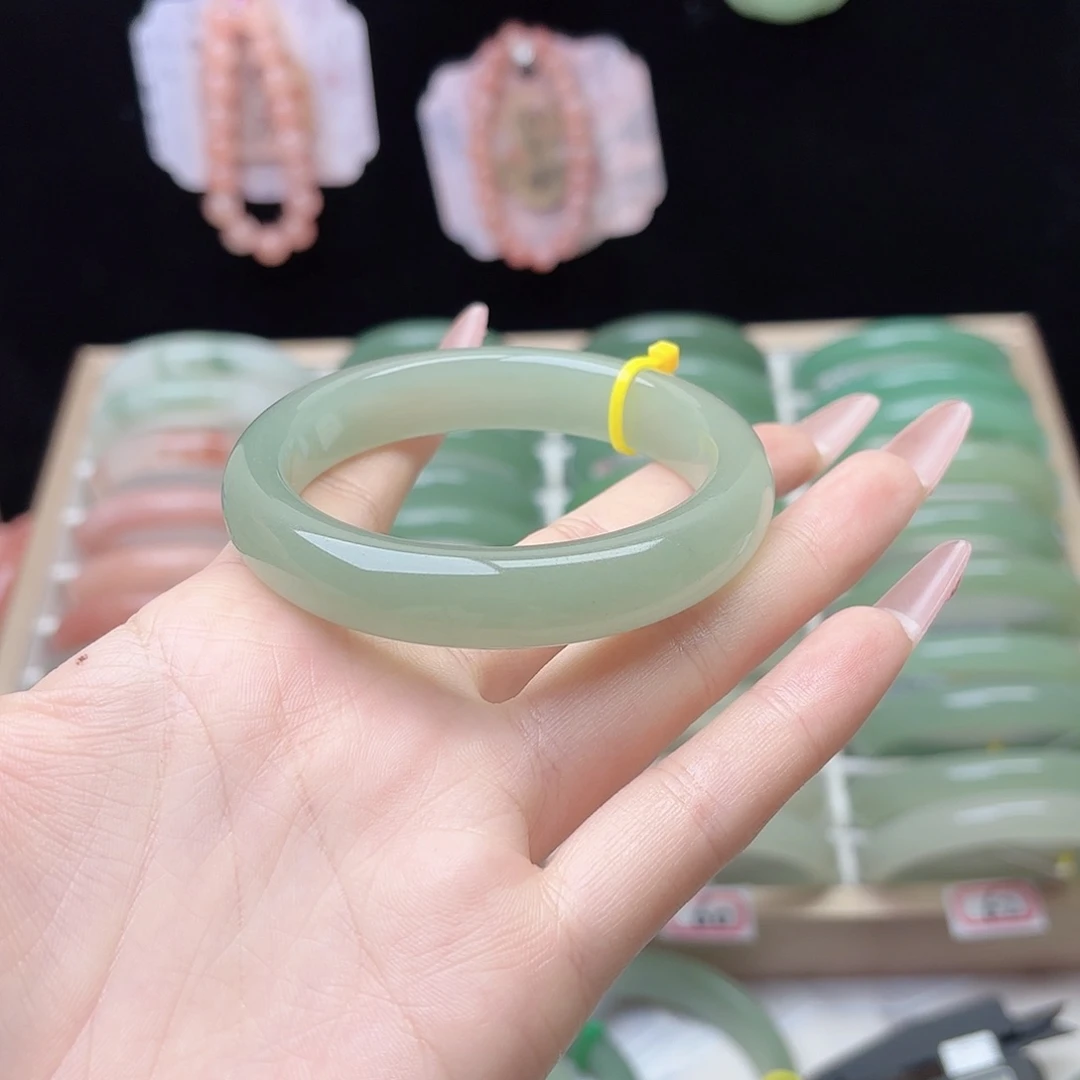 石英质玉未镶嵌手镯54