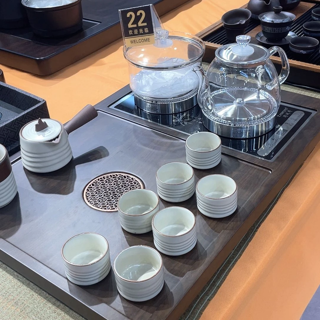 盘茶盘的形状也不规则