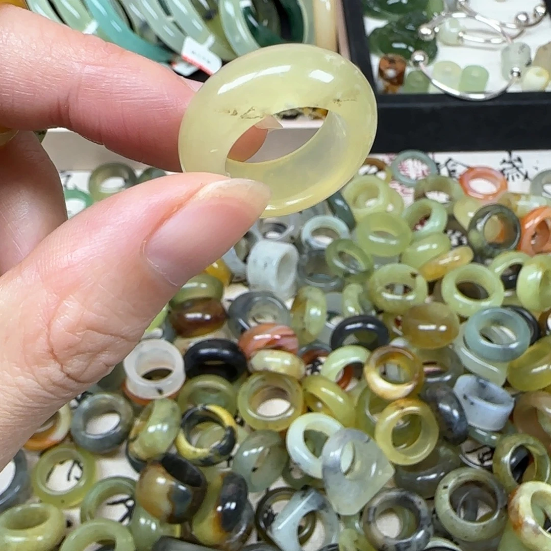 翡翠未镶嵌颈饰14