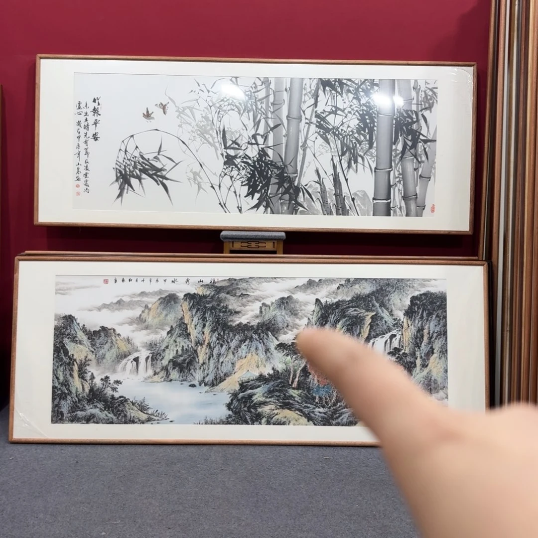 国画吴****）带框绘画作品