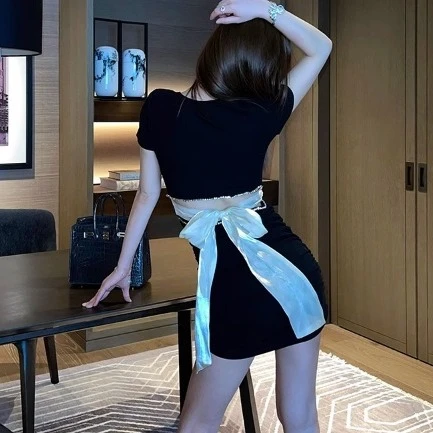 法式蝴蝶结别致连衣裙轻奢设计感收腰显瘦短裙女装夏季新款