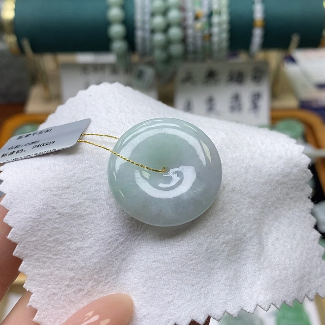 【闪购商品】翡翠未镶嵌颈饰平安扣