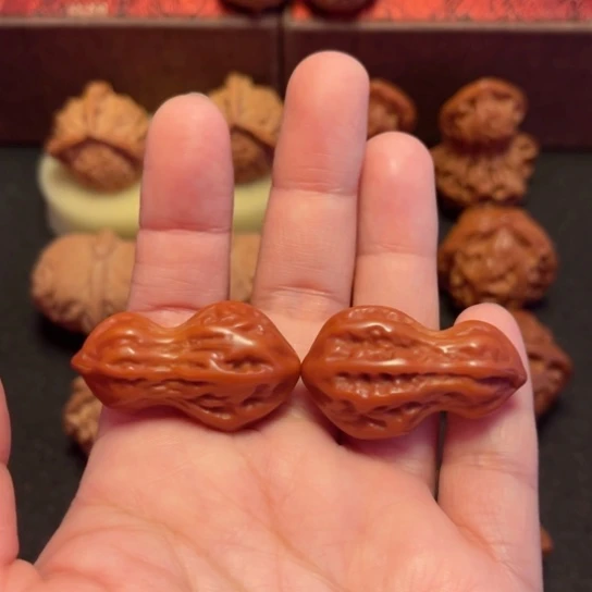 文玩核桃吊坠小花生