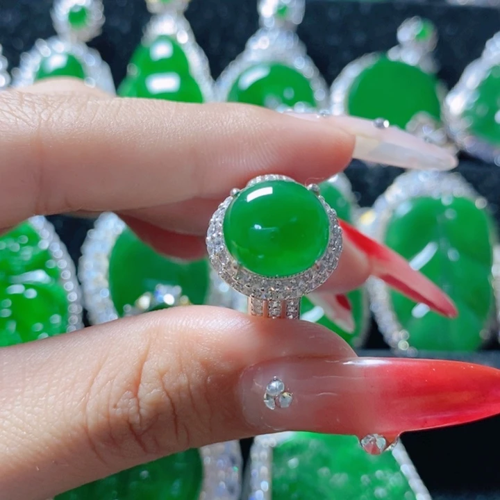 翡翠颈饰未镶嵌