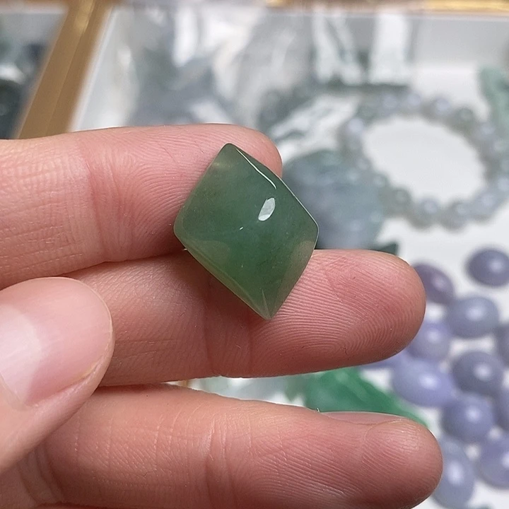 翡翠未镶嵌颈饰天然翡翠15