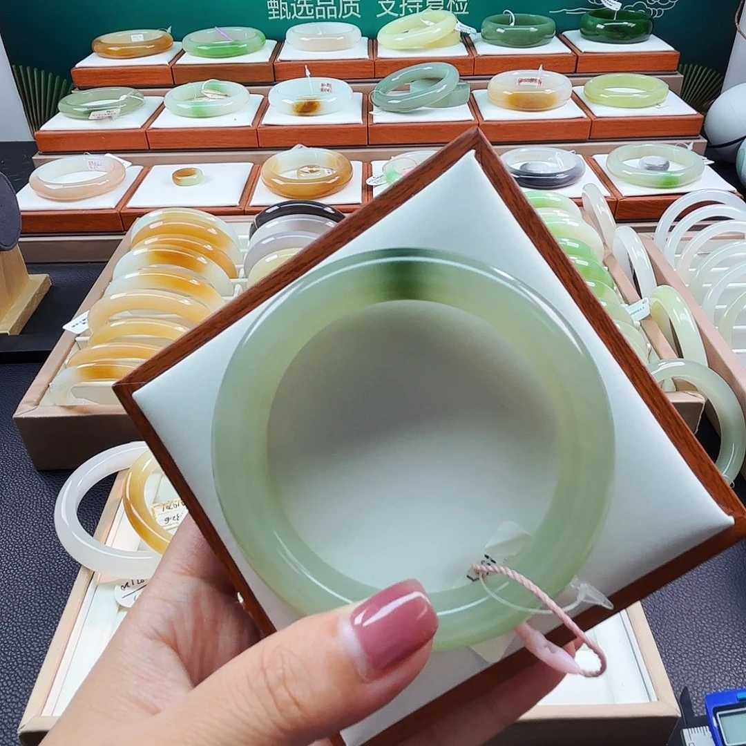 未镶嵌手镯和田玉57