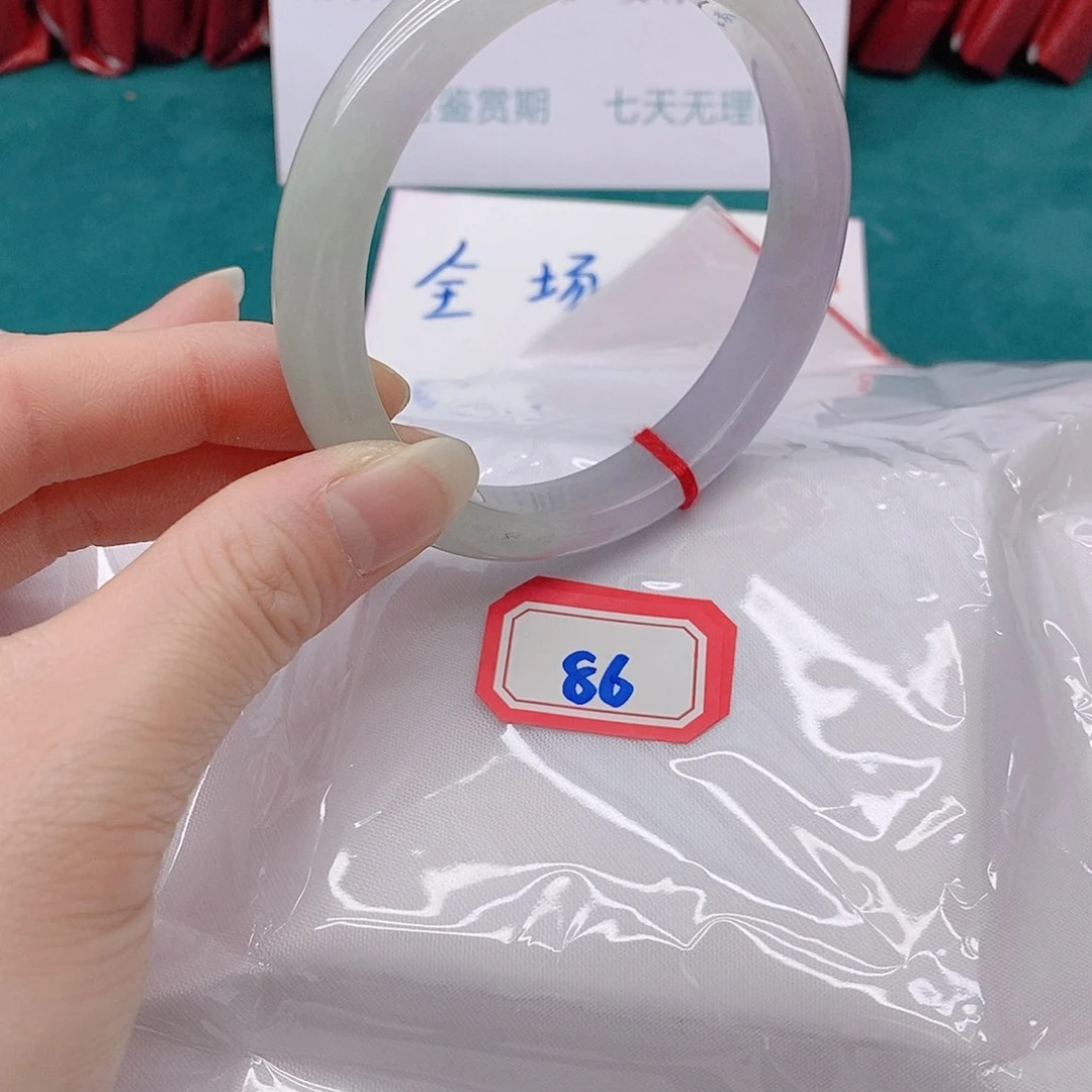 翡翠手镯未镶嵌方**贝866666666