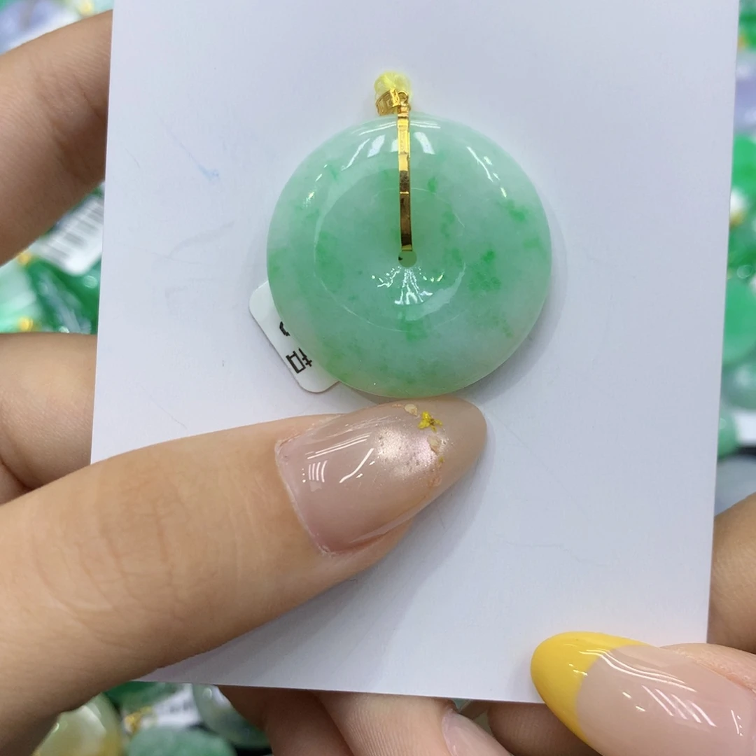 颈饰18K金镶嵌翡翠