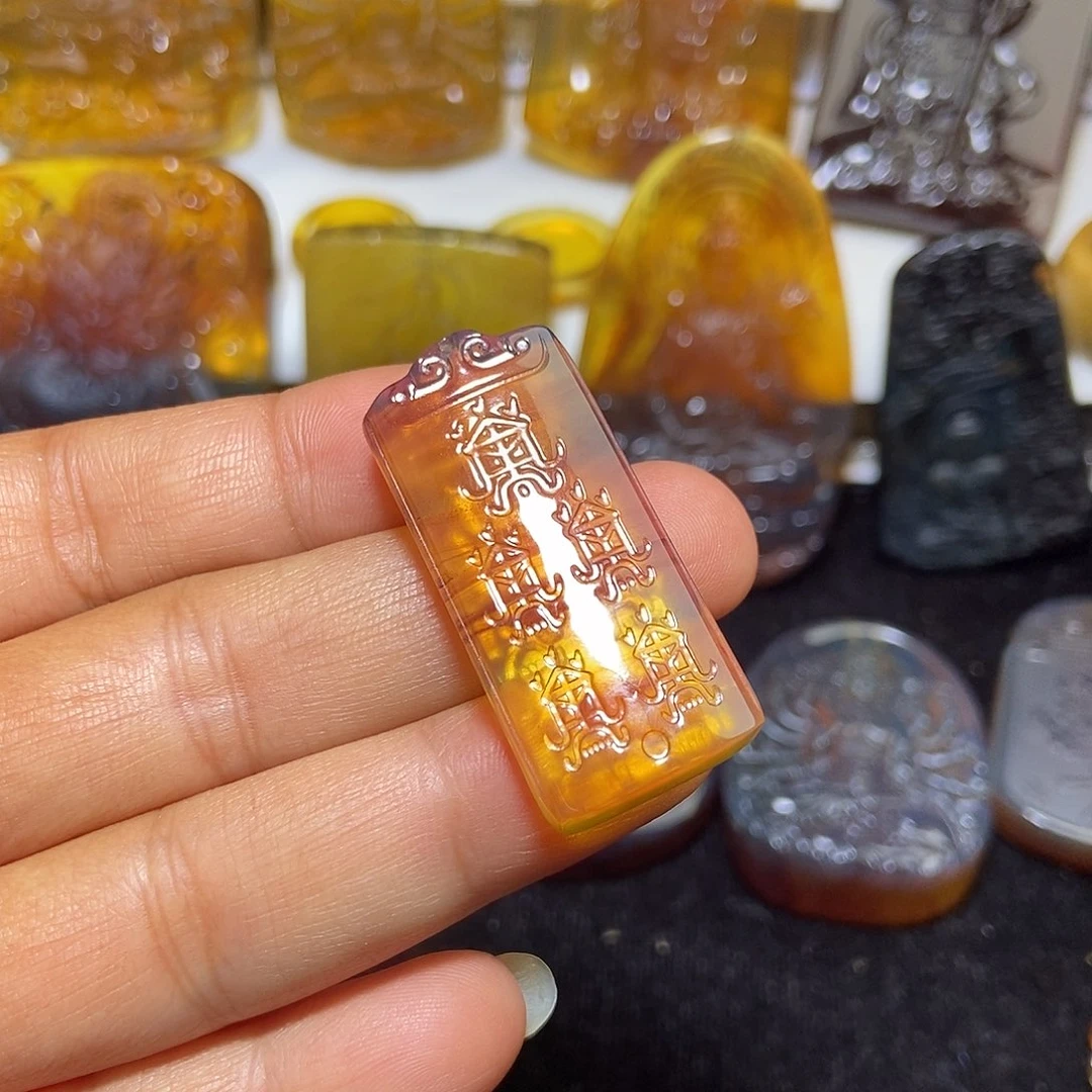 琥珀未镶嵌颈饰缅甸天然琥珀吊坠