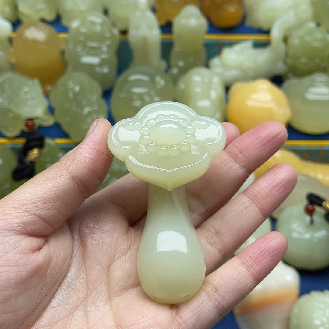 张***妹玉天然桌面小摆件