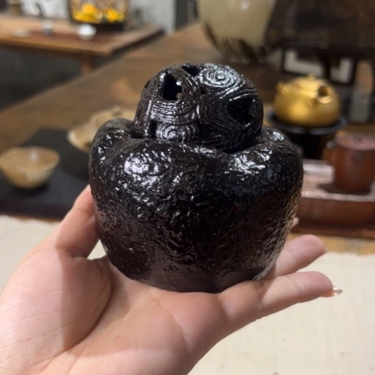 景德镇鱼和熊手工陶艺