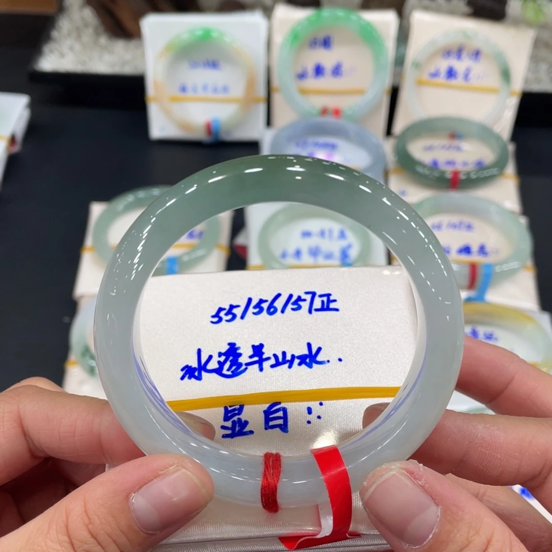 翡翠手镯未镶嵌缅甸翡翠天然翡翠