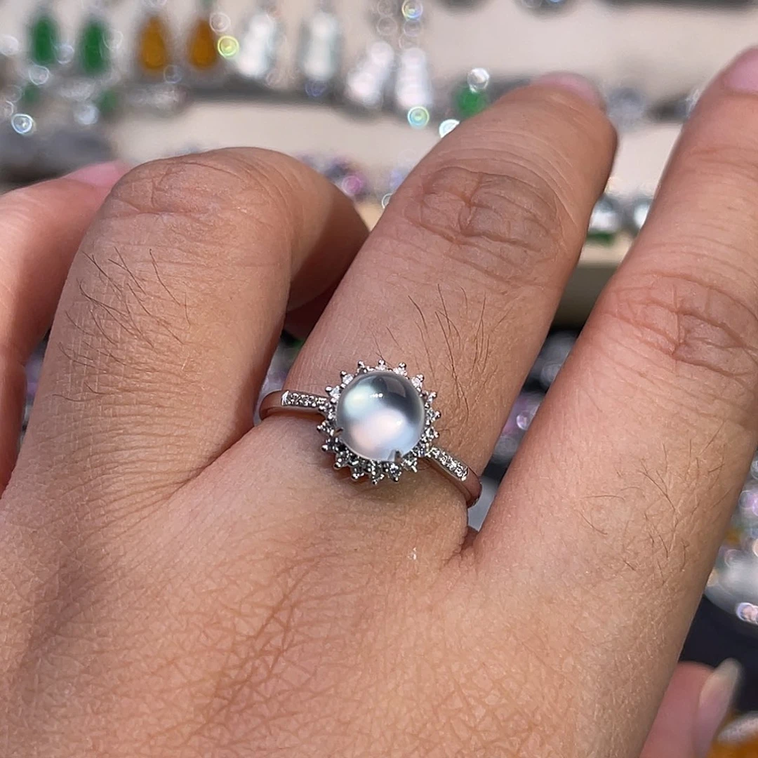 翡翠戒指18K金镶嵌玻璃种蛋面