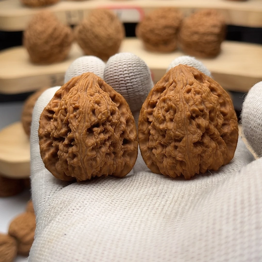 ღ****吊坠文玩核桃36高炮南疆石