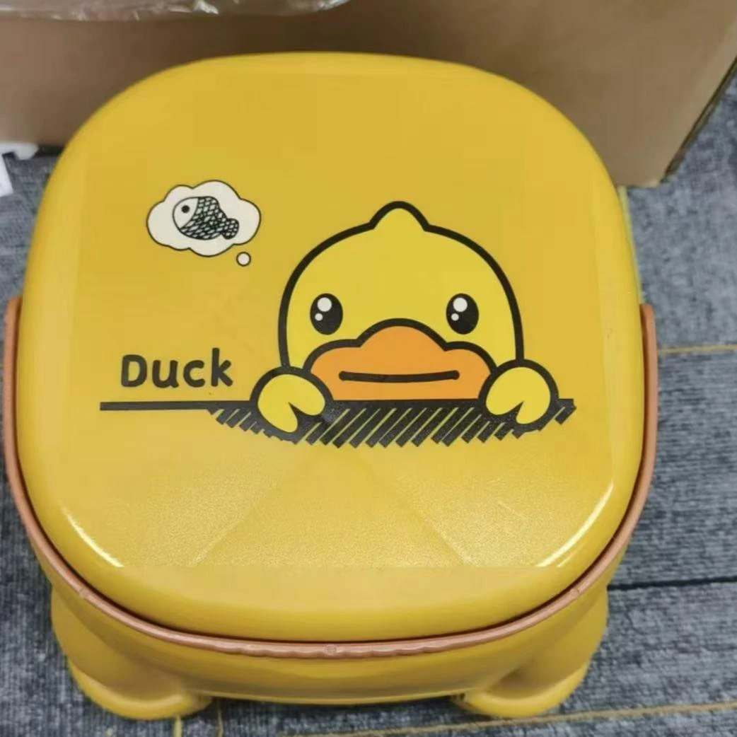 三个小黄鸭凳子出差坐火车高铁用