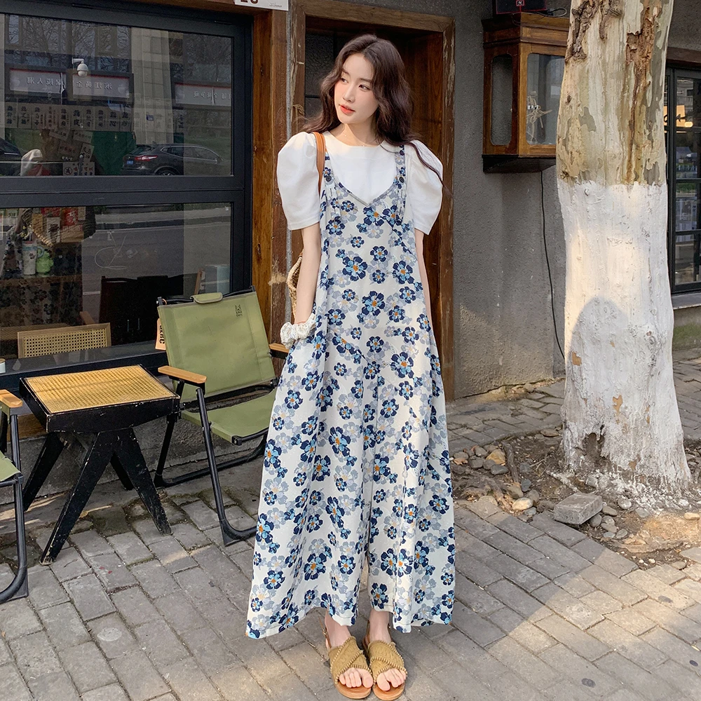 海边度假碎花背带裤女2025夏季新款韩系慵懒风宽松休闲阔腿连体裤