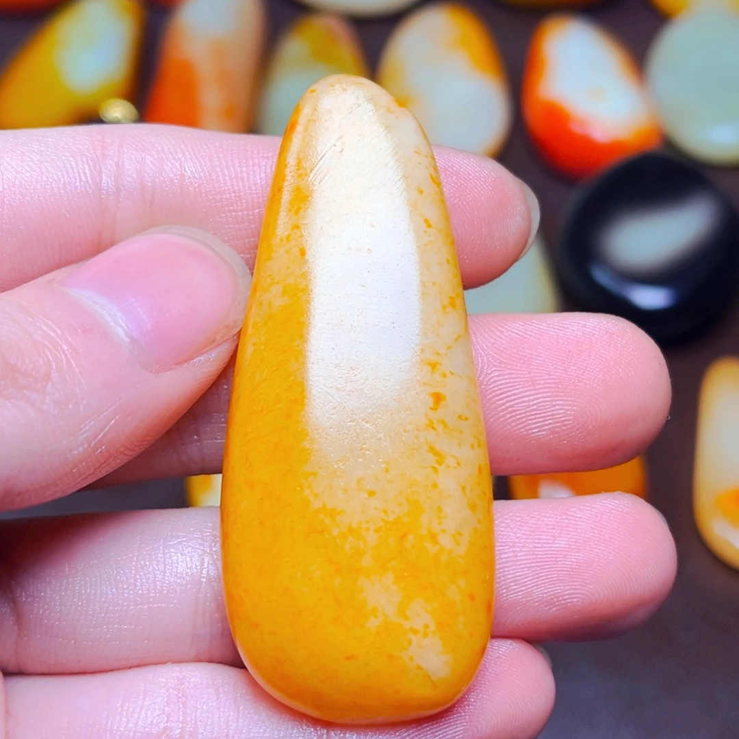 和田玉未镶嵌珠宝奇石