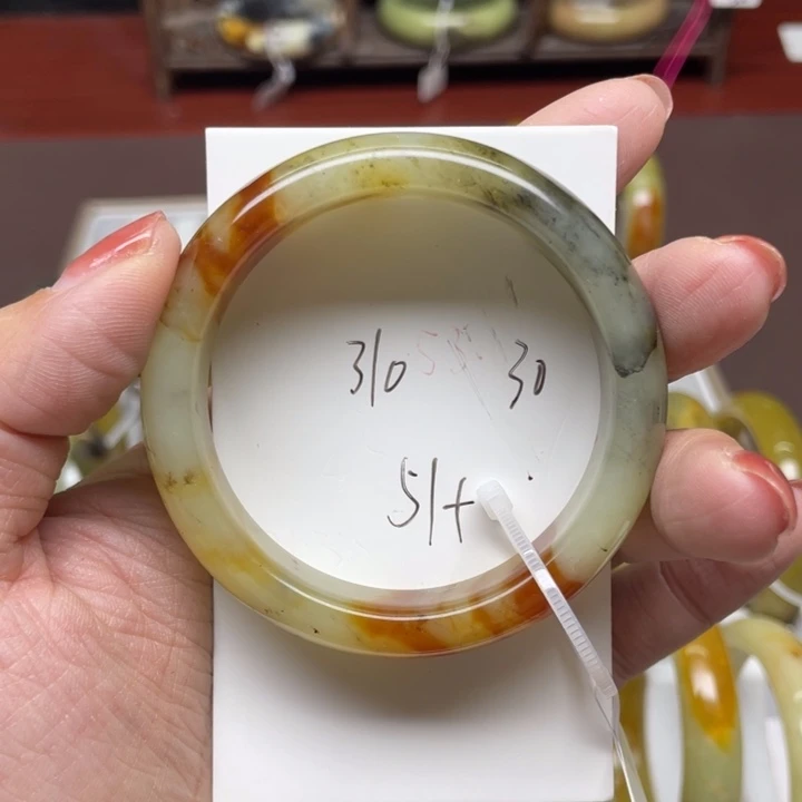 蛇纹石玉未镶嵌手镯嘟***秃