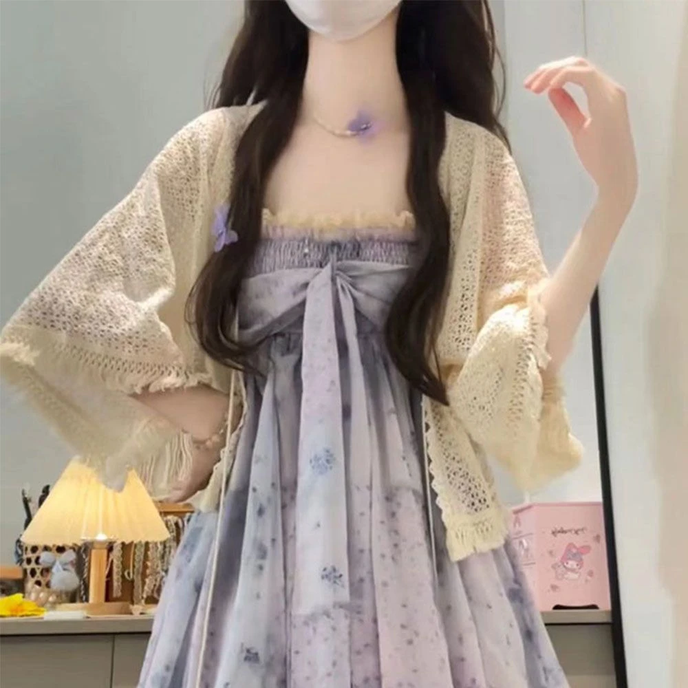 甜假风紫色碎花吊带裙搭配防晒披肩适合小个子女生