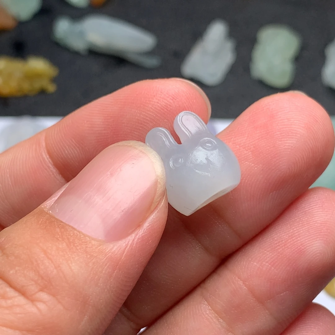 定制翡翠未镶嵌兔子