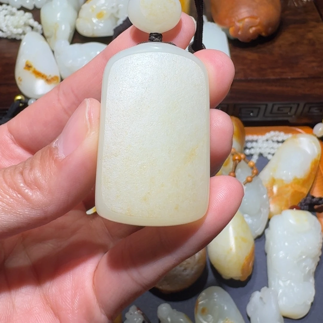 和田玉（糖玉）未镶嵌吊坠(不含链)