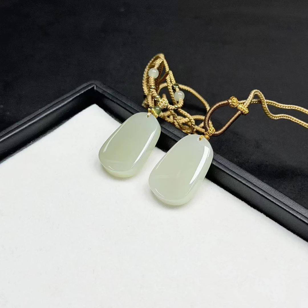 【睿泽赏宝】和田玉无事牌吊坠有瑕/多样性发一33*21*7KL0010557