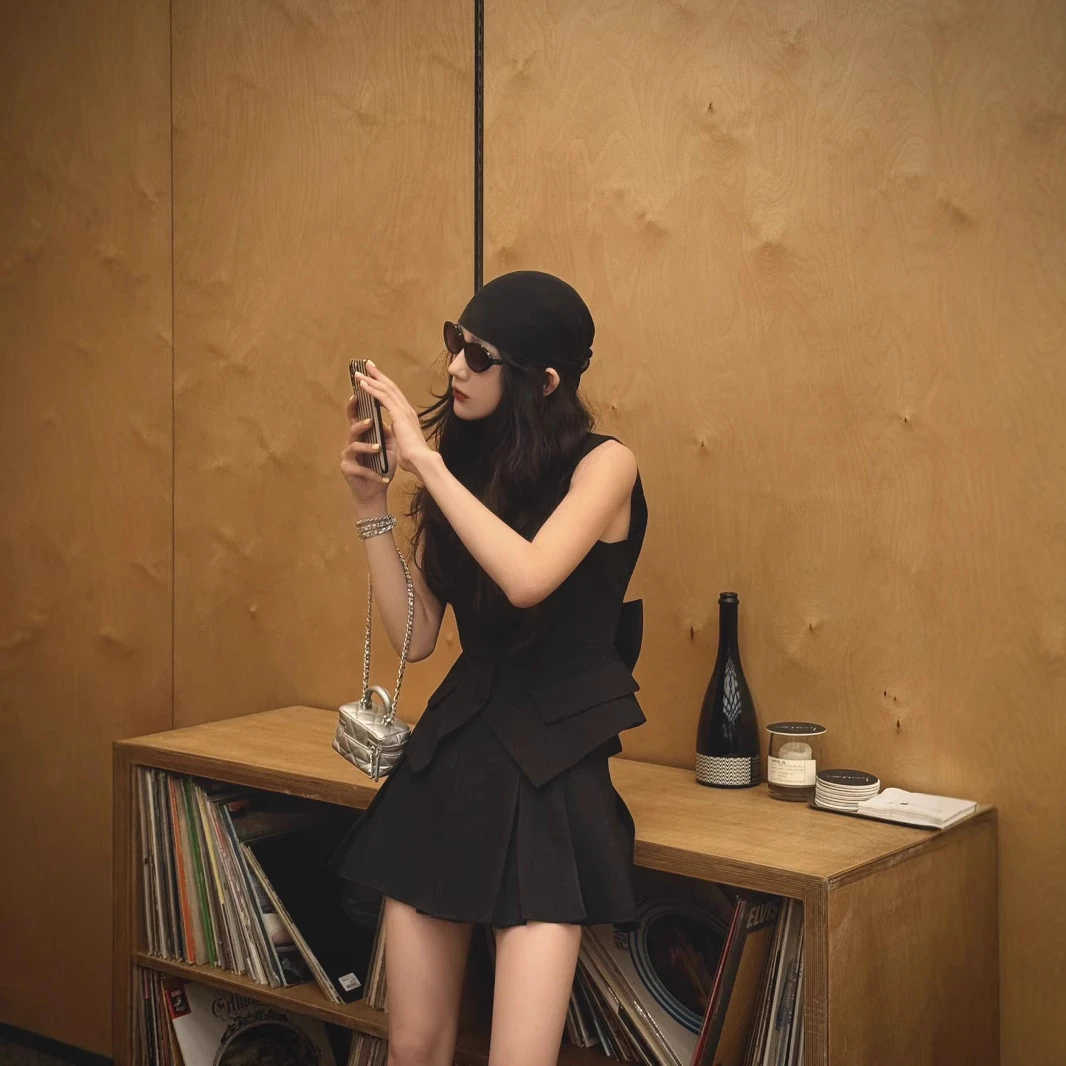 2025夏季气质千金风别致露背蝴蝶结无袖小香马甲百搭百褶裙套装