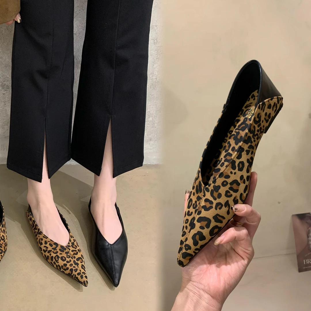 浅口2025新款小众复古豹纹尖头两穿平底单鞋软皮踩跟穆勒鞋奶奶鞋