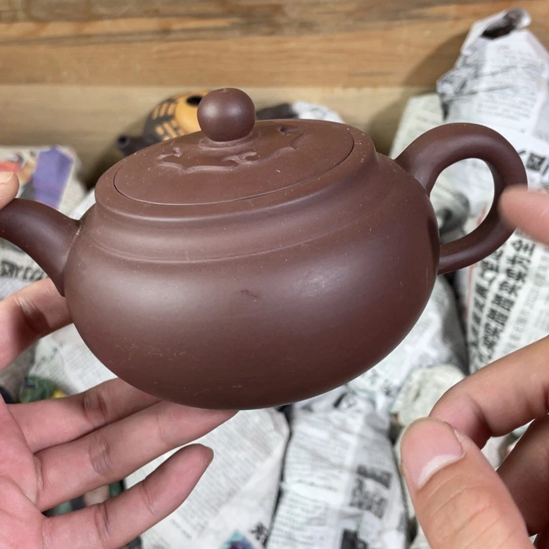 茶壶紫砂老厂紫砂壶一件。