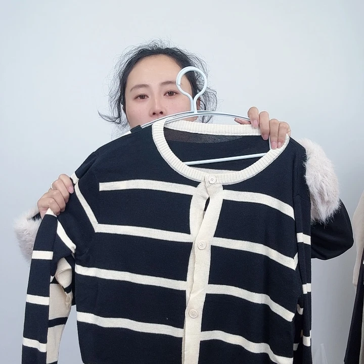 美女衣服爱宠粉的主播