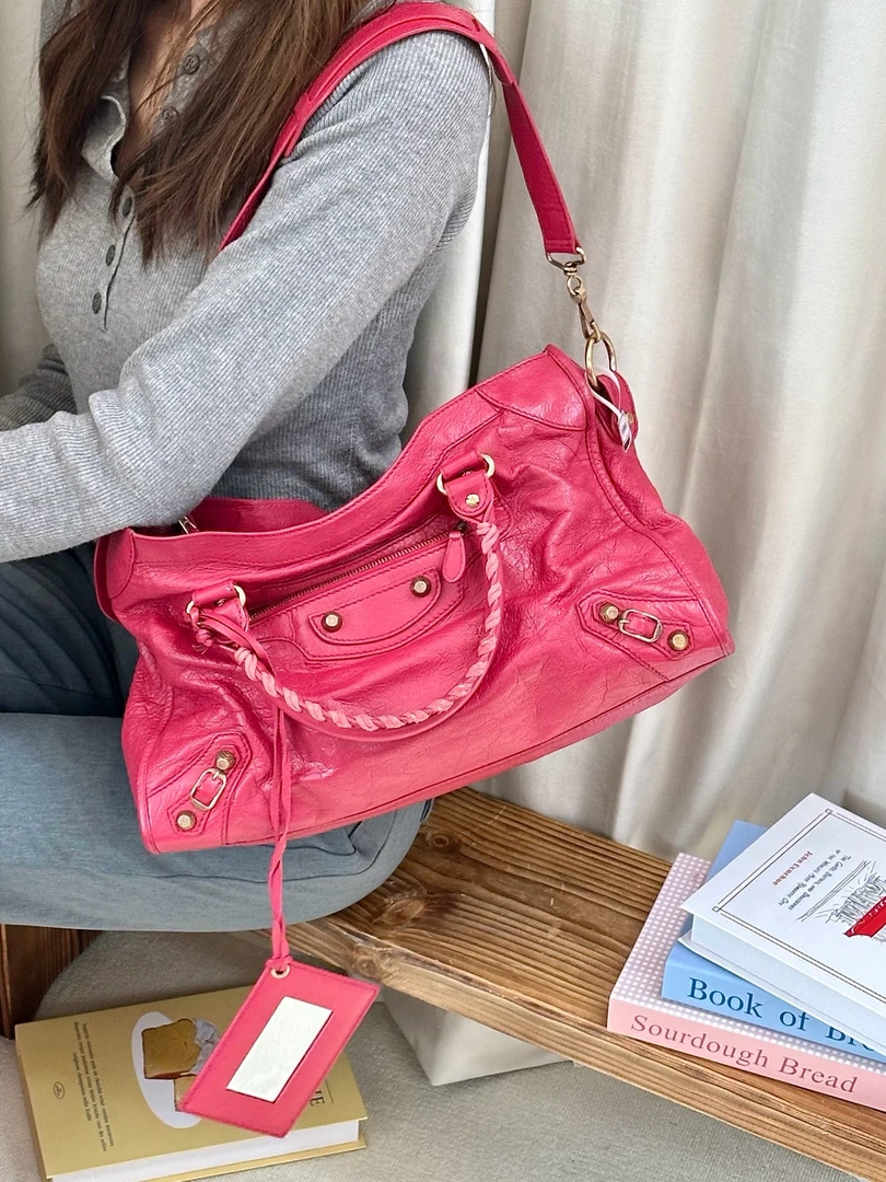 95新 Balenciaga/巴黎世家 巴黎世家 玫粉色大号机车单肩包