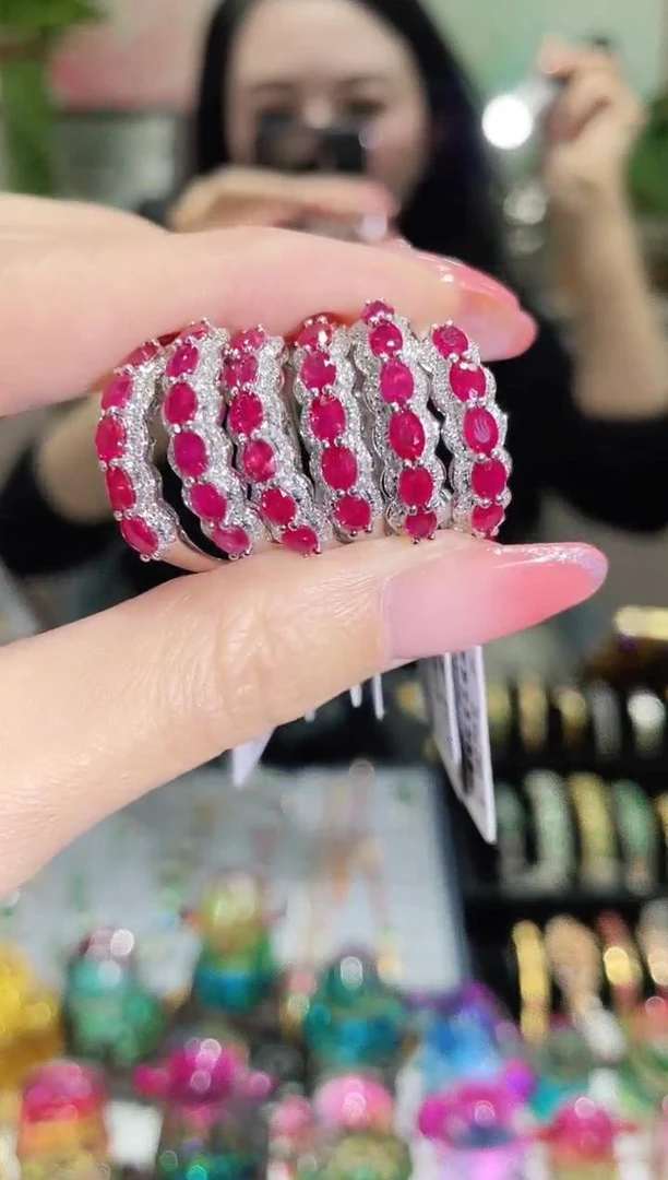 18K金镶嵌天然缅甸红宝石戒指排戒 多样性发其一