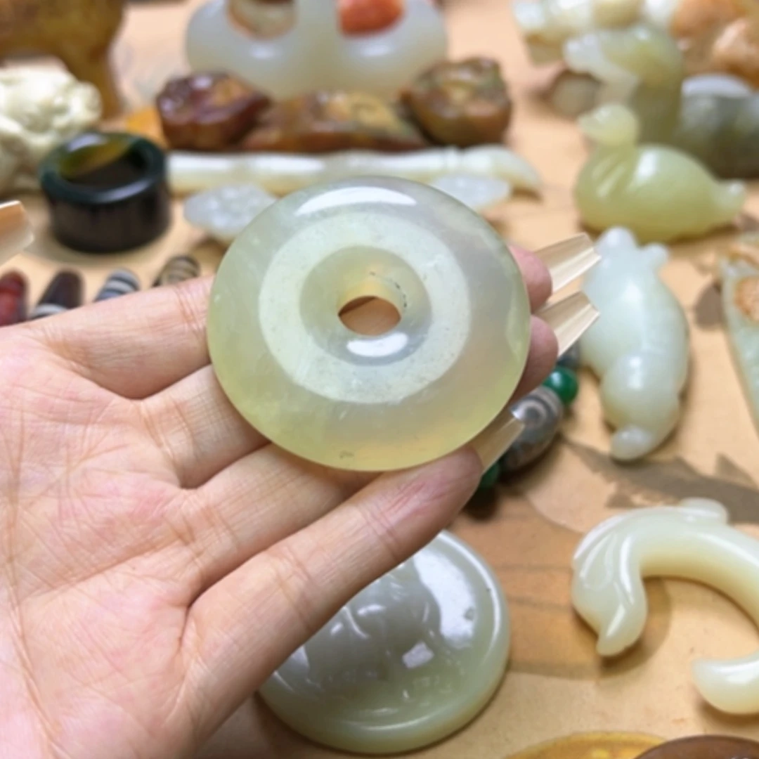 【闪购商品】蛇纹石玉颈饰未镶嵌