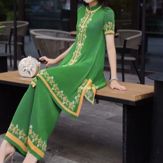 三宅2024夏季新褶皱套装显瘦气质遮肉减龄优雅时尚短袖上衣+裤子