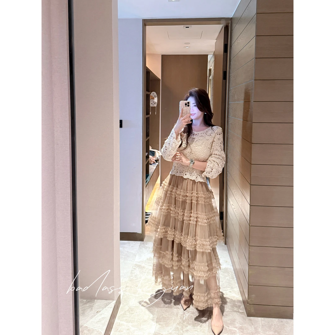 【国民女神】LEYUAN.小香风小众镂空设计针织衫防复古上衣+半裙套装