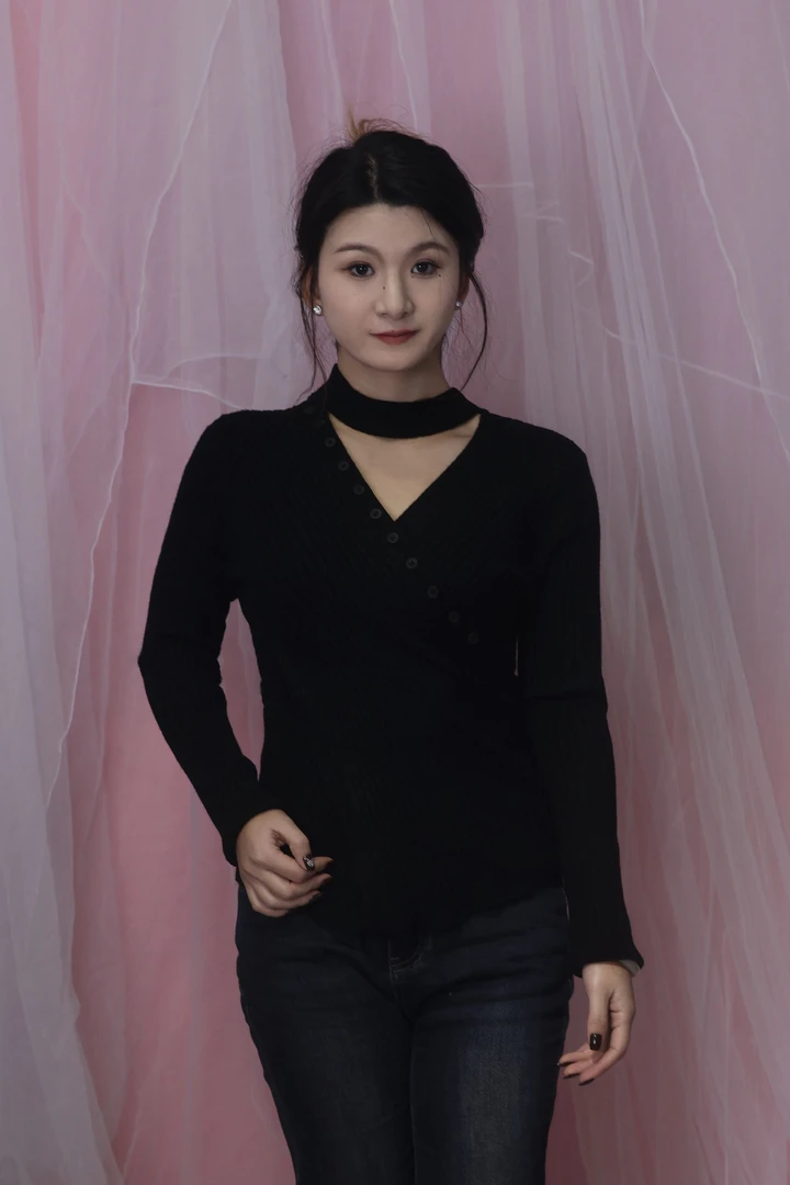 V领针织黑色修身时尚短款毛针织衫女装静奢风
