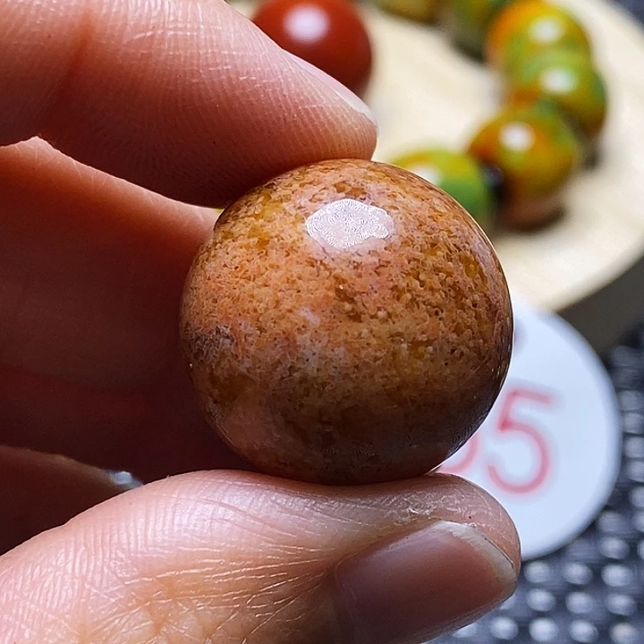 陈***星玛瑙/玉髓未镶嵌颈饰