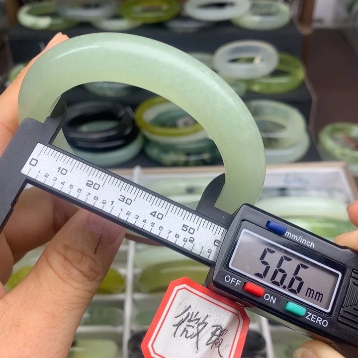 蛇纹石玉未镶嵌手镯562