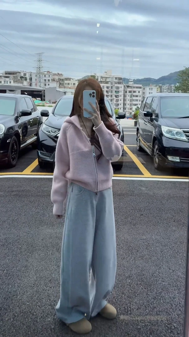 2025秋季新款女韩系减龄穿搭连帽开衫毛衣外套高腰显瘦加绒阔腿裤