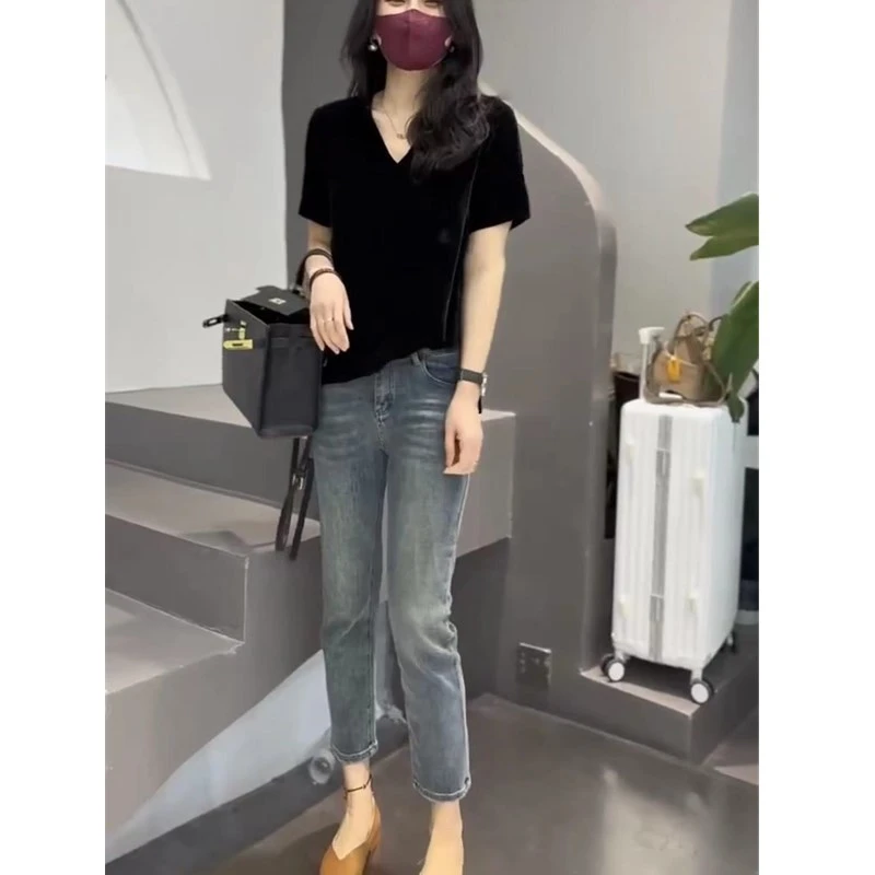 23600大爱美依缘2025早秋新款宽松V领T恤时尚九分烟管裤显瘦洋气