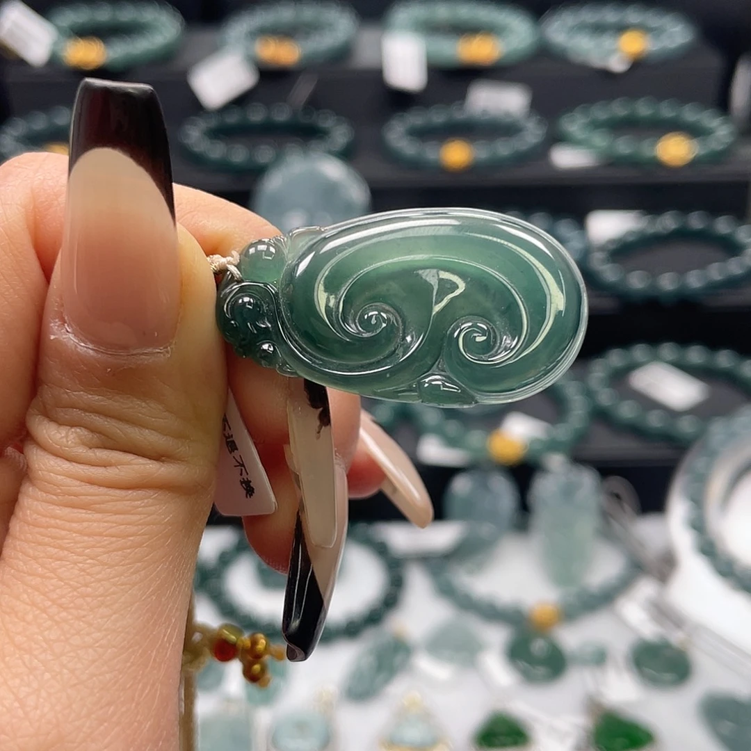 翡翠未镶嵌吊坠(赠链)