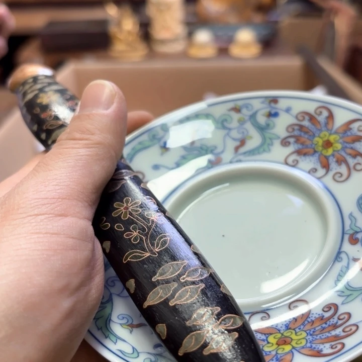 瓷片精致雕刻工艺