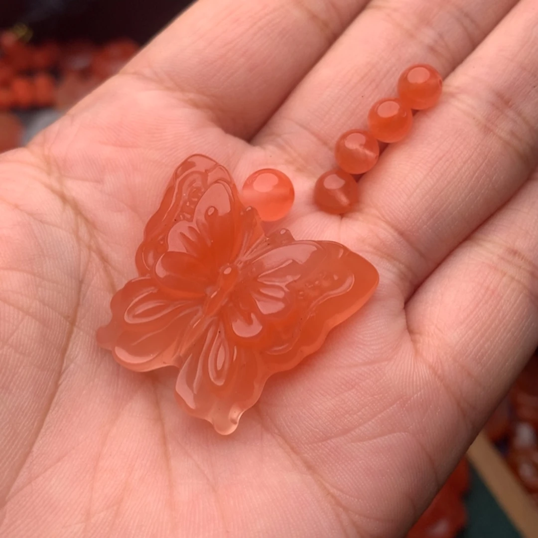 【闪购商品】南红玛瑙未镶嵌珠宝奇石明****?