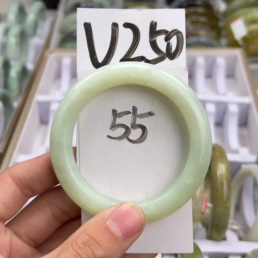 岫玉手镯未镶嵌天然岫玉